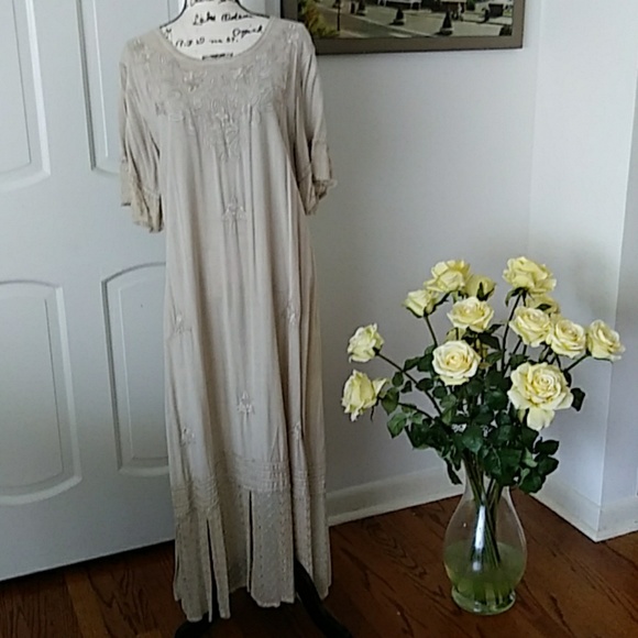 None Dresses & Skirts - Embroidered Boho Maxidress